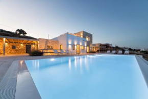 Crystal Blue 4BR with infinity pool by JJ Hospitality